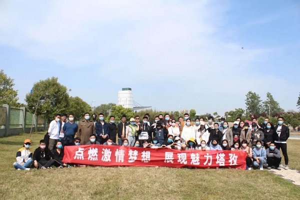 四月春暖花開，集體出來嗨~